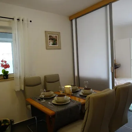Topic Apartment *