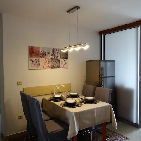 Apartment Topic Nin