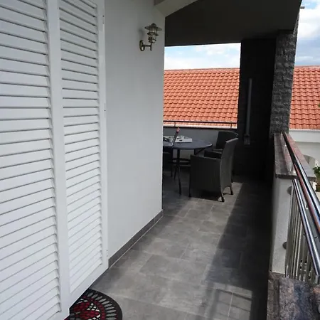 Topic Apartment *