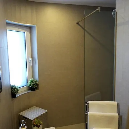 Topic Apartment *